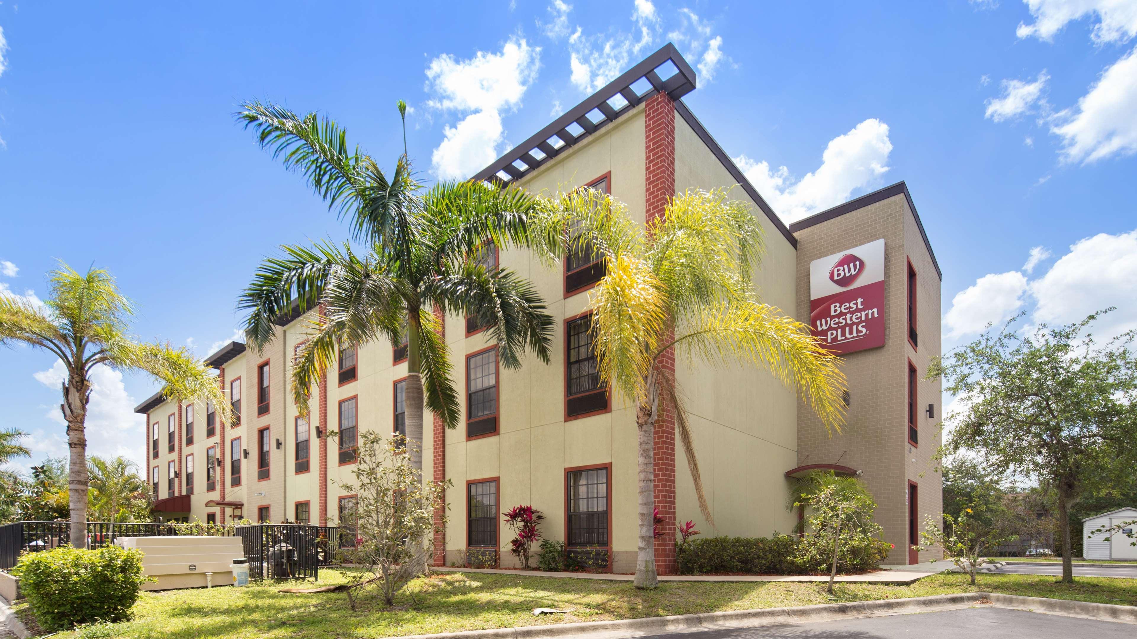 Best Western Plus Bradenton Gateway Hotel Exterior foto