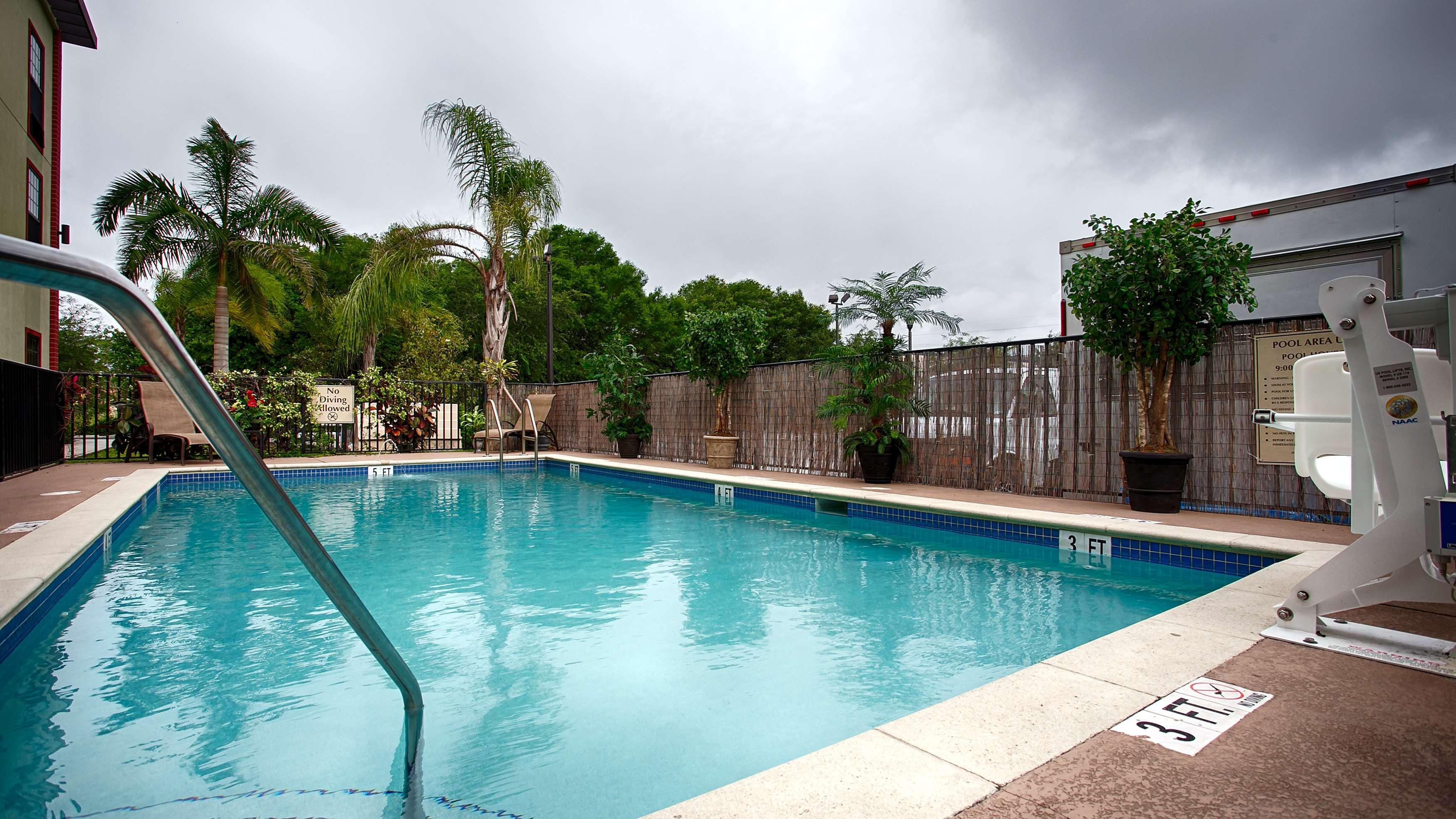 Best Western Plus Bradenton Gateway Hotel Exterior foto