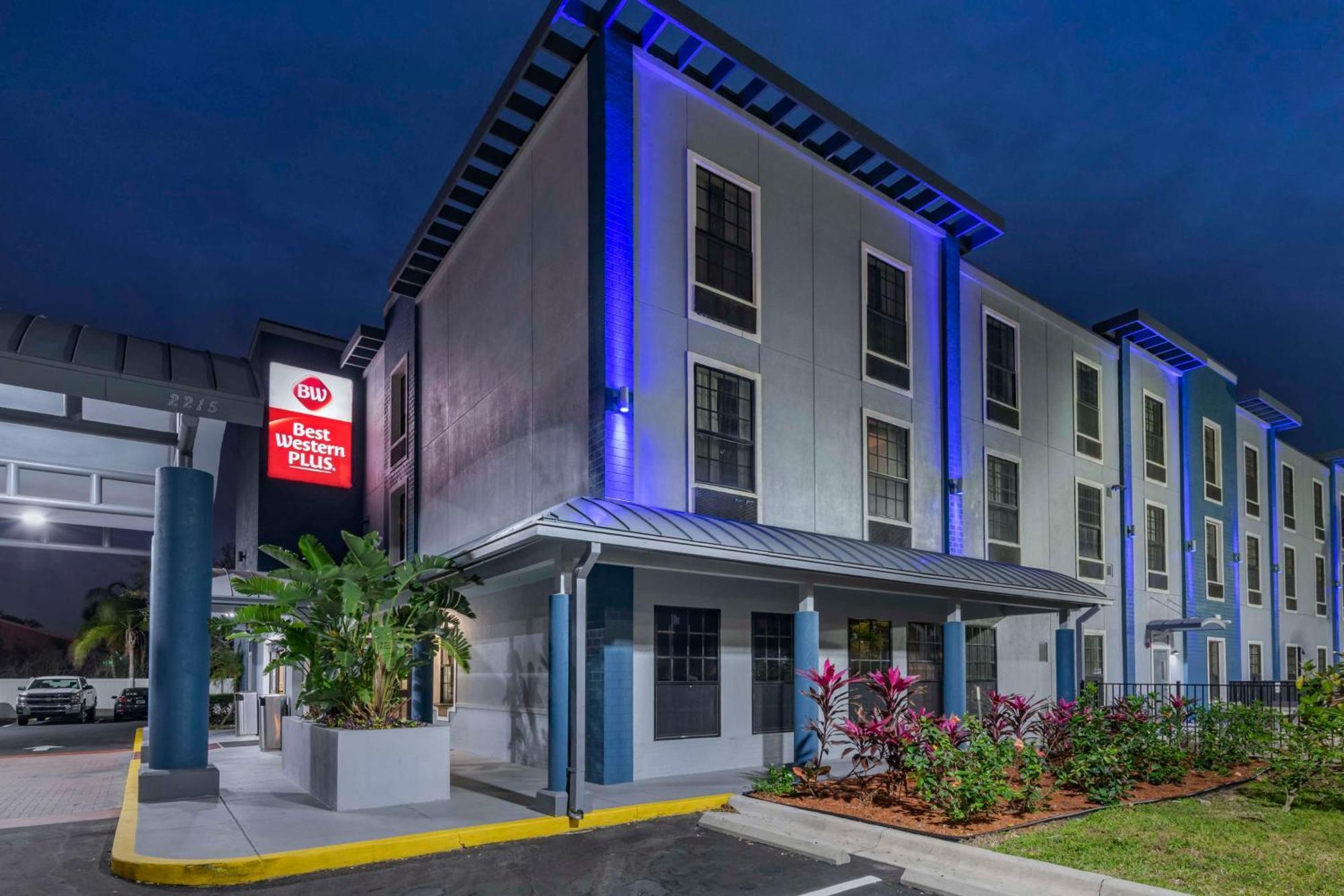 Best Western Plus Bradenton Gateway Hotel Exterior foto