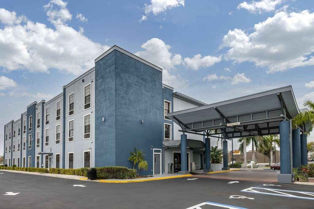 Best Western Plus Bradenton Gateway Hotel Exterior foto